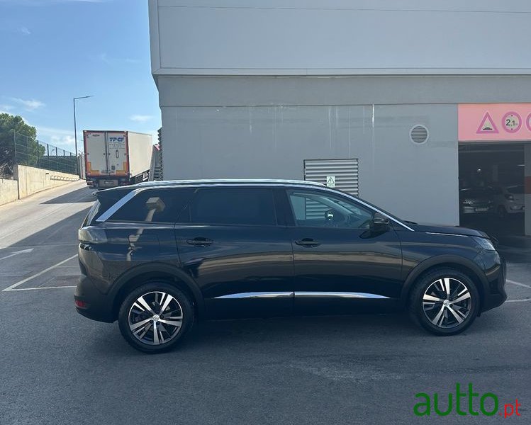 2021' Peugeot 5008 photo #6