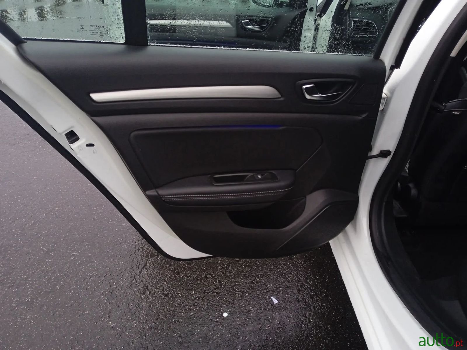 2017' Renault Megane Sport Tourer photo #6