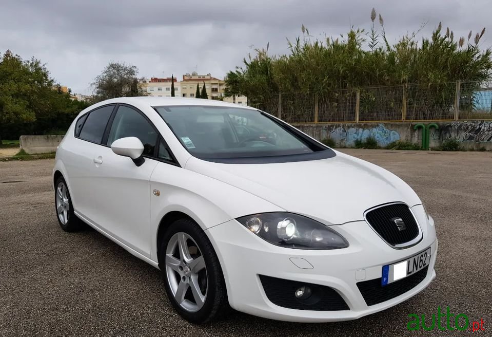 2011' SEAT Leon photo #3