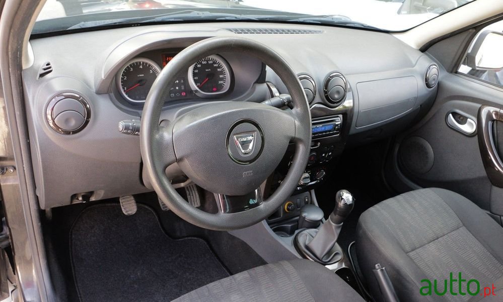 2010' Dacia Duster 1.5 Dci Comfort photo #2