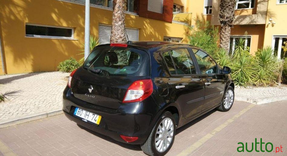 2009' Renault Clio 1.2 Eco2 Gps Edition photo #1
