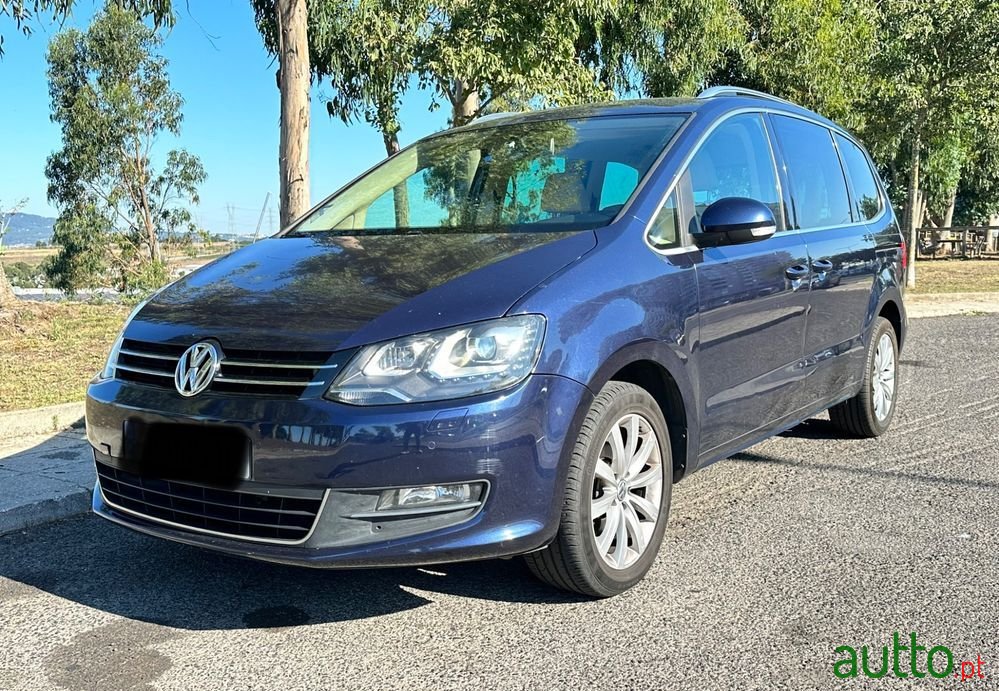 2012' Volkswagen Sharan photo #3