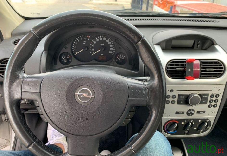 2005' Opel Corsa photo #3