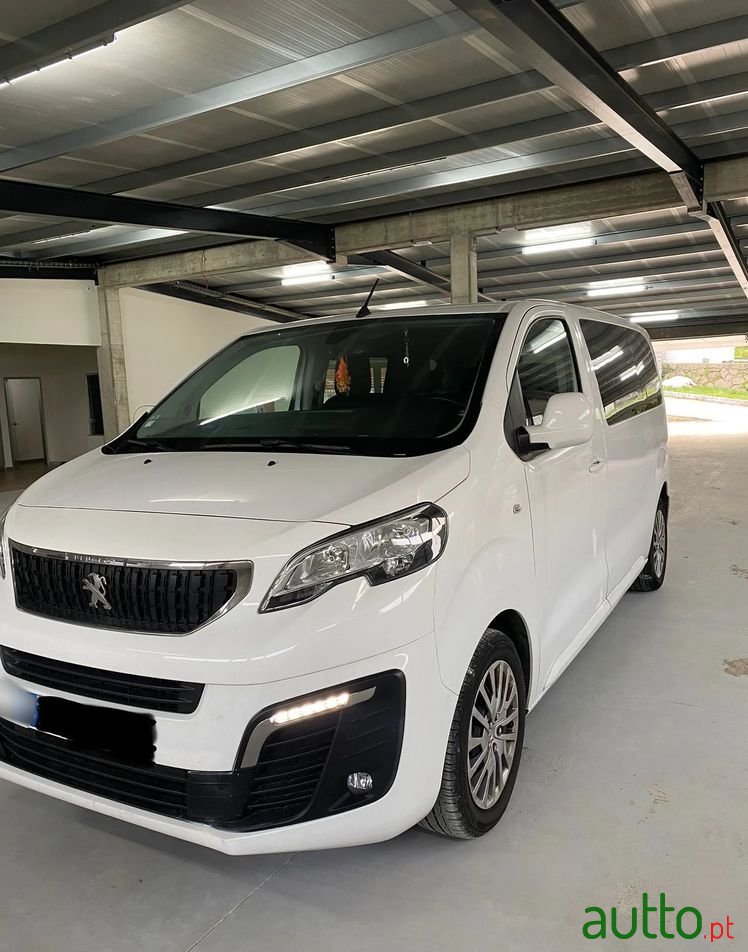 2021' Peugeot Traveller photo #1