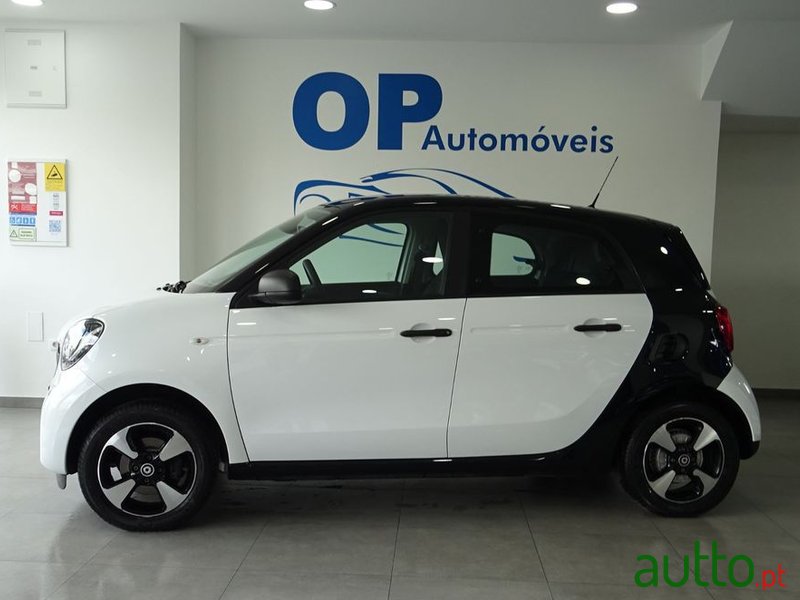 2019' Smart Forfour photo #2