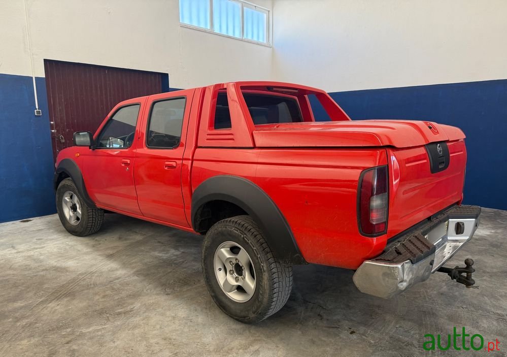 2004' Nissan Navara photo #4