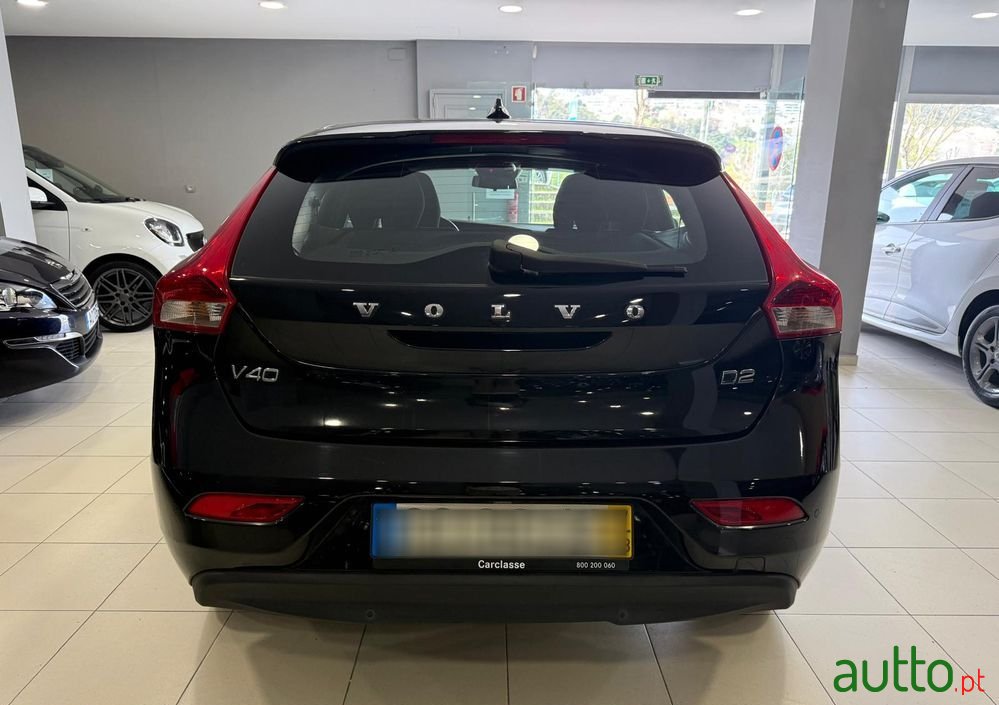 2017' Volvo V40 photo #3