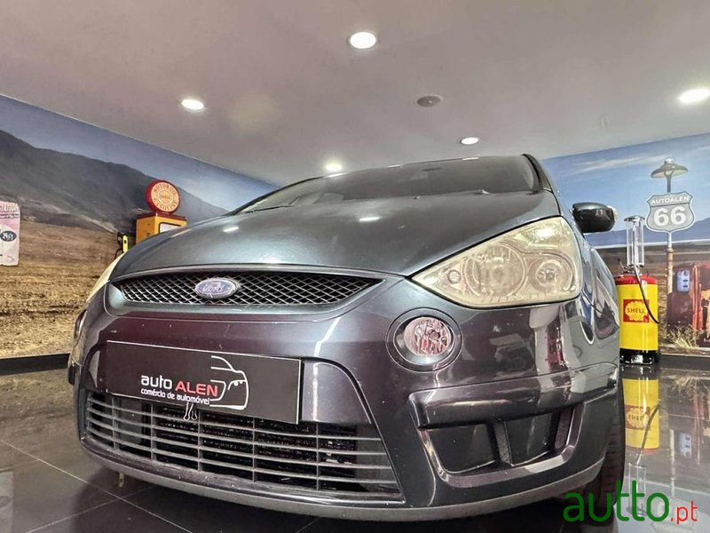 2009' Ford S-Max photo #3