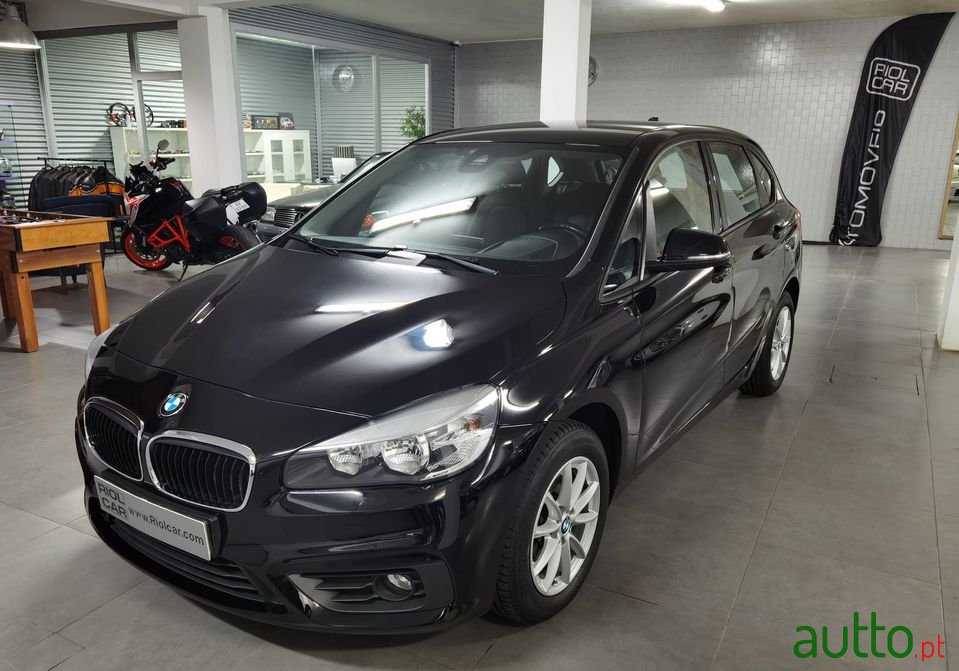 2016' BMW 216 Active Tourer photo #1
