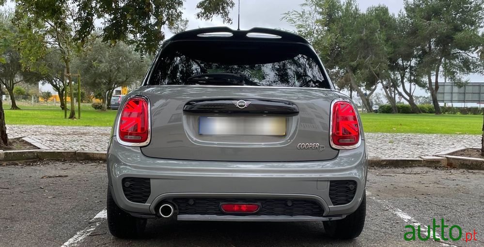 2019' MINI Cooper D Auto photo #5