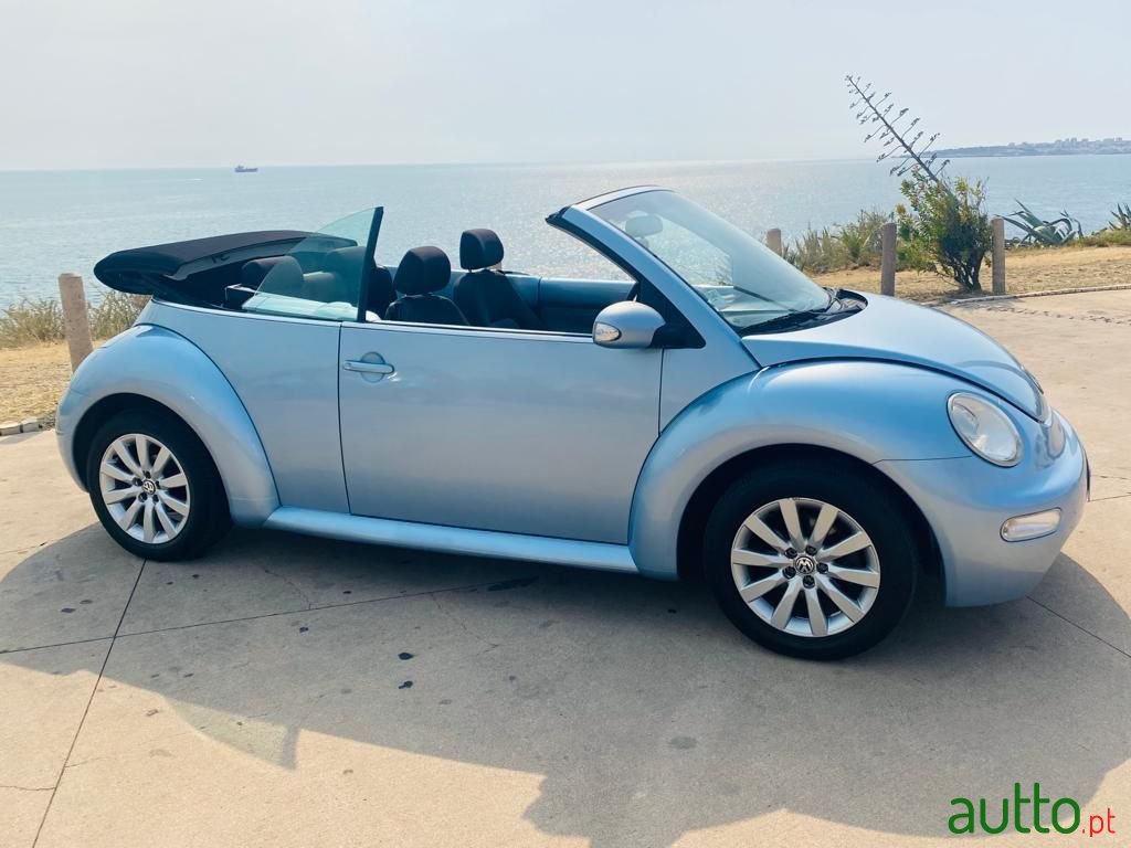 2005' Volkswagen New Beetle photo #4