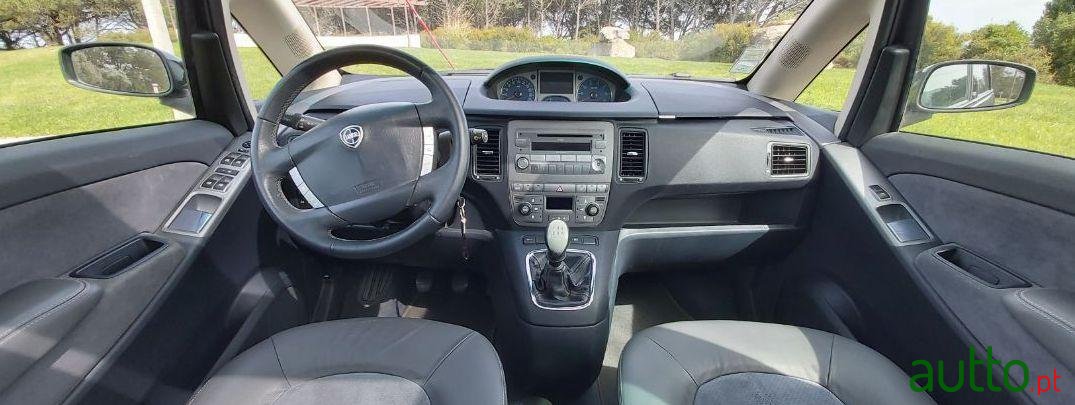 2009' Lancia Musa photo #2