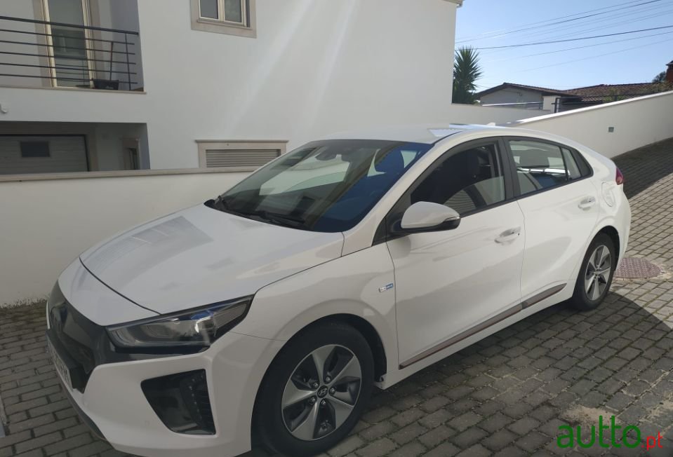 2018' Hyundai Ioniq photo #1