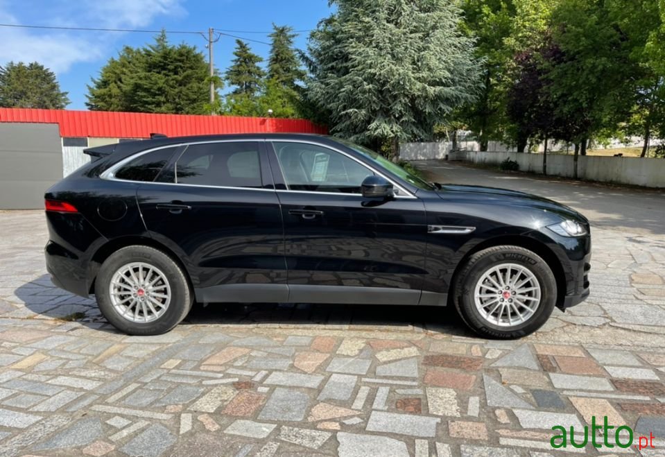 2016' Jaguar F-Pace photo #3