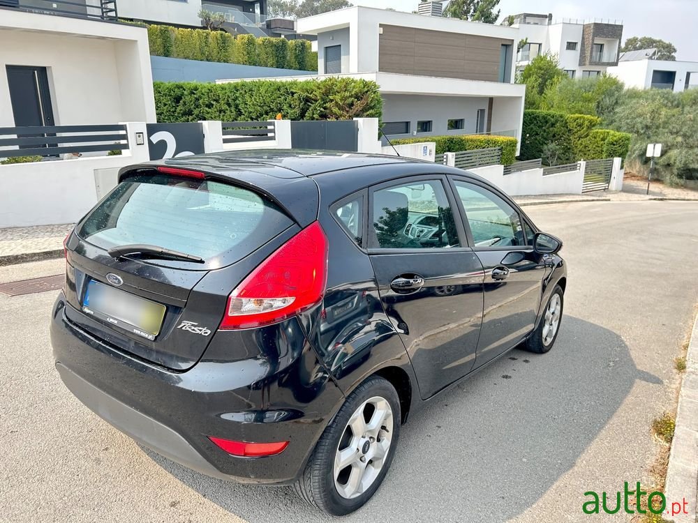 2010' Ford Fiesta 1.25 Titanium photo #4