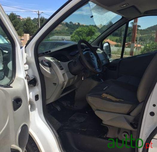 2006' Opel Vivaro photo #1