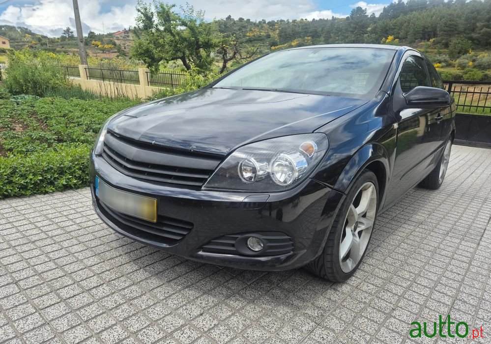 2006' Opel Astra Gtc 1.9 Cdti photo #2