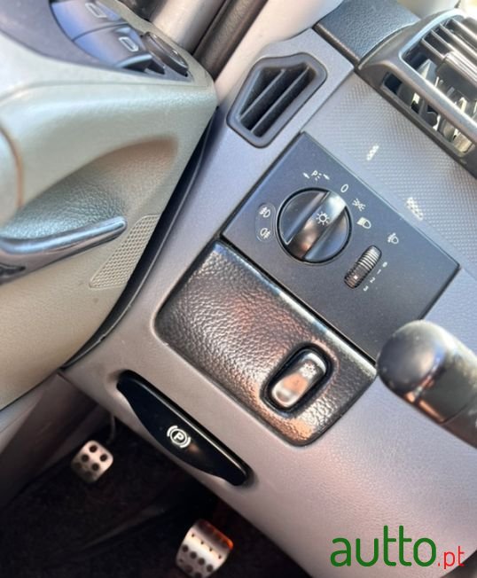 2004' Mercedes-Benz Vito photo #4