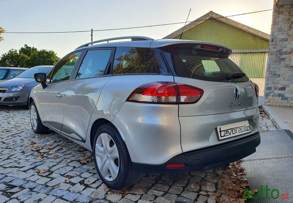 2016' Renault Clio Sport Tourer photo #6