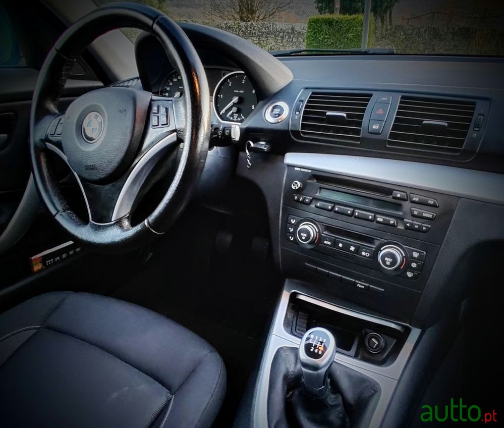 2009' BMW 120 photo #6