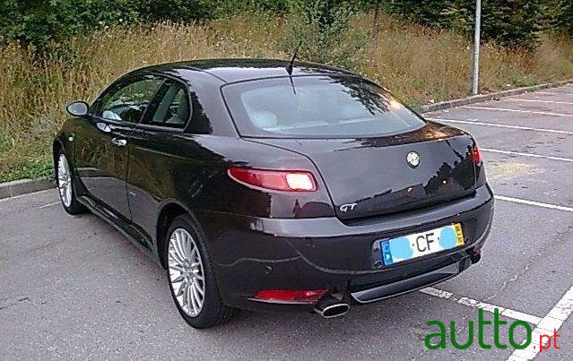2006' Alfa Romeo GT photo #2