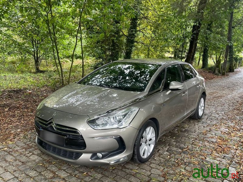 2012' Citroen DS5 photo #4