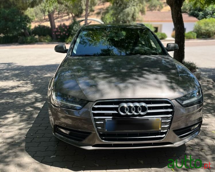 2015' Audi A4 Avant photo #2