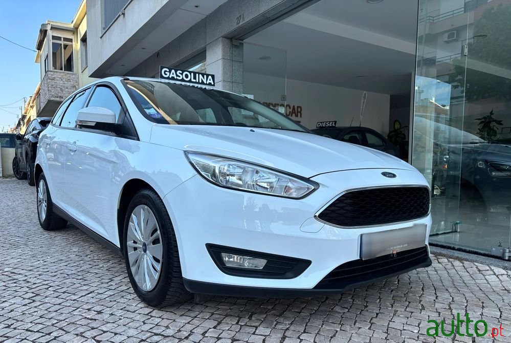 2014' Ford Focus Sw photo #1