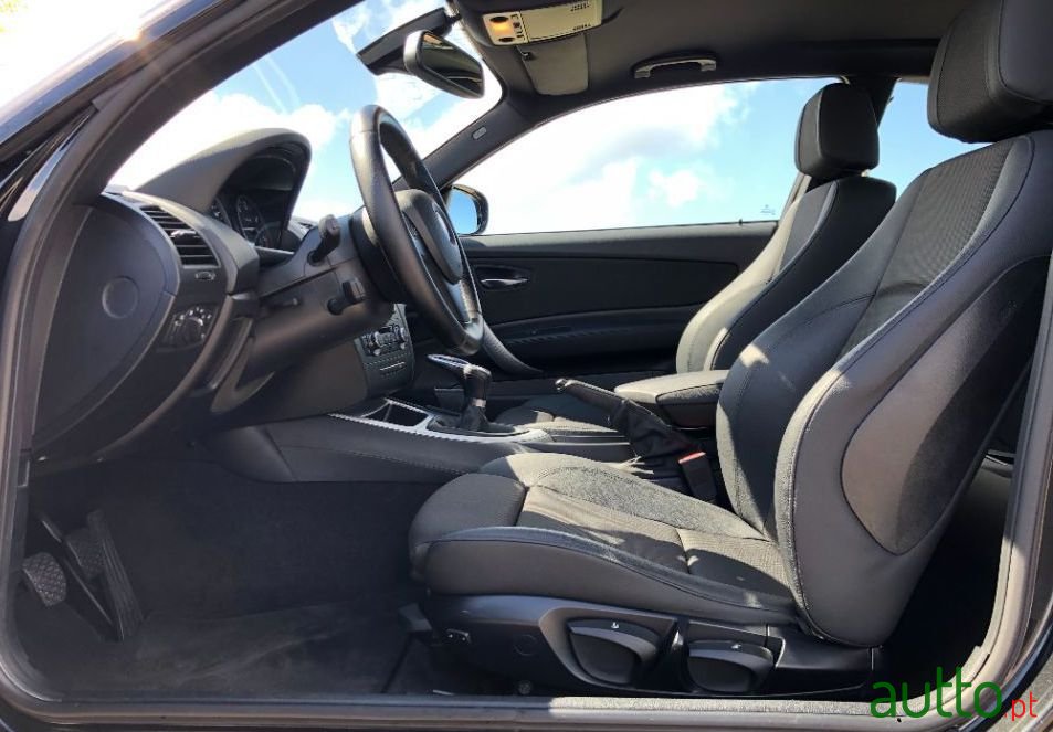 2010' BMW 118 photo #2