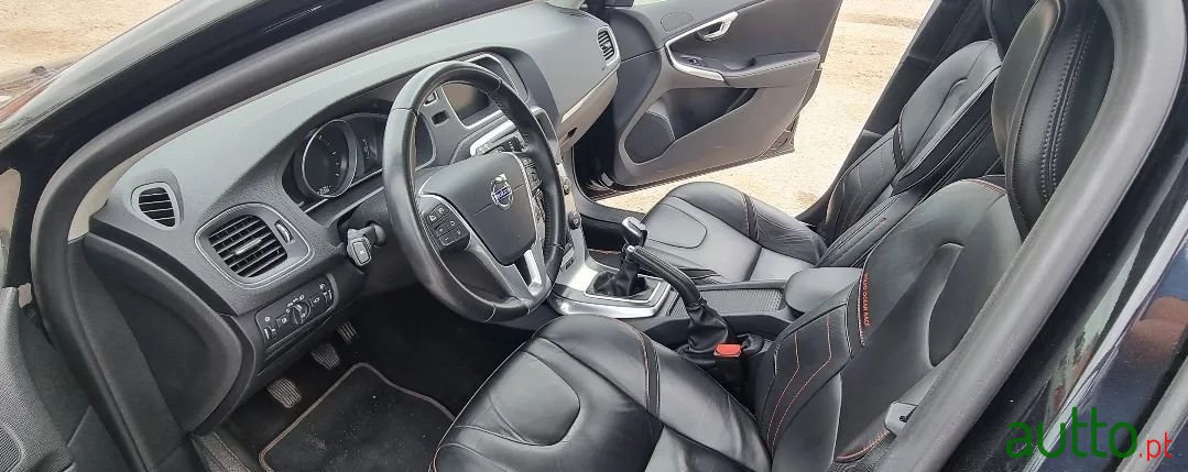 2015' Volvo V40 photo #3