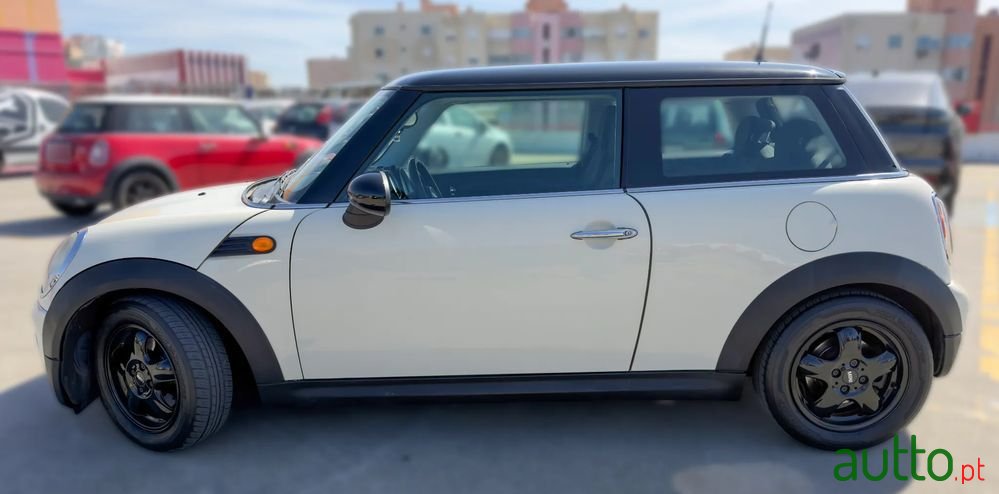 2008' MINI Cooper D 3 Portas photo #3