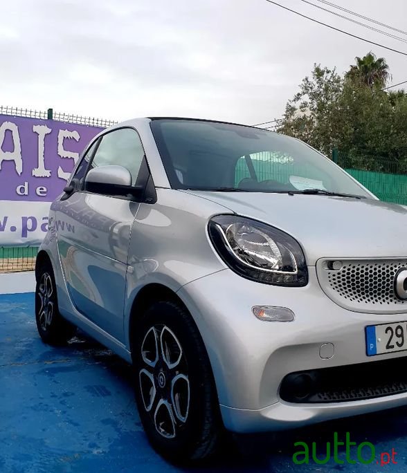 2018' Smart Fortwo photo #1