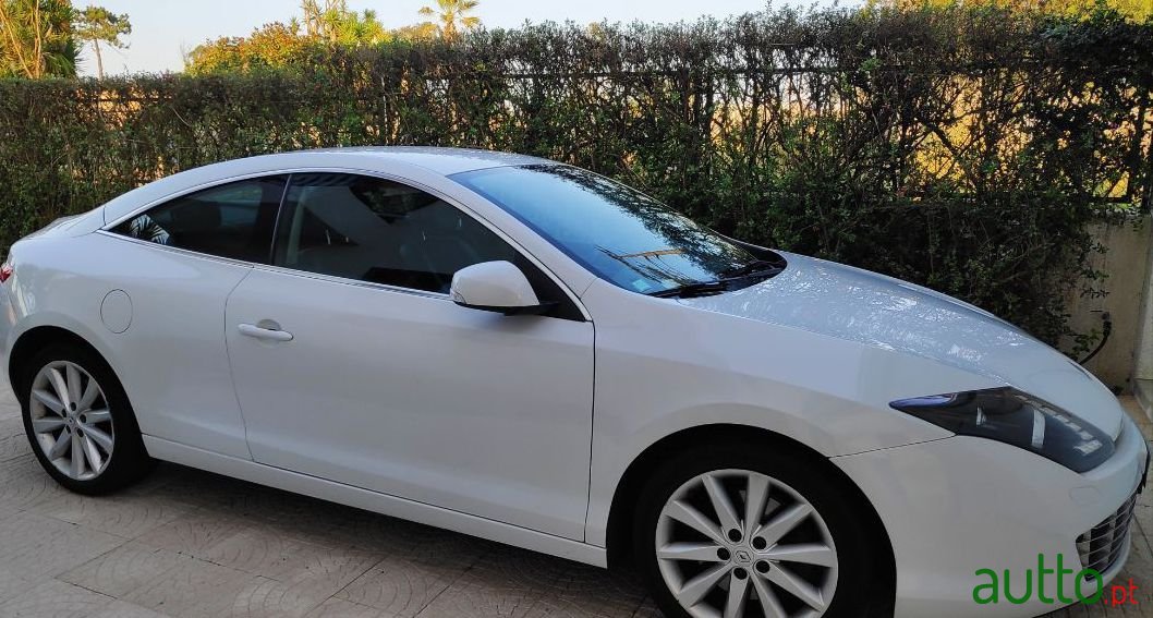 2014' Renault Laguna photo #3