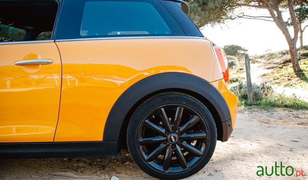 2014' MINI Cooper photo #4