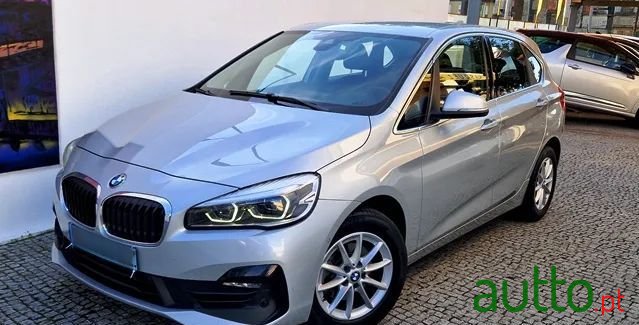 2020' BMW 216 Active Tourer photo #1