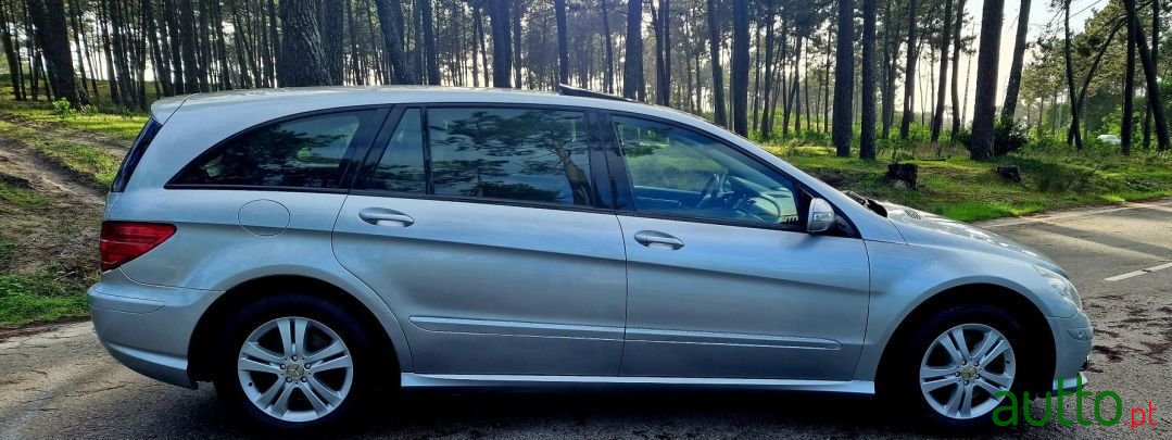 2009' Mercedes-Benz R-350 photo #5