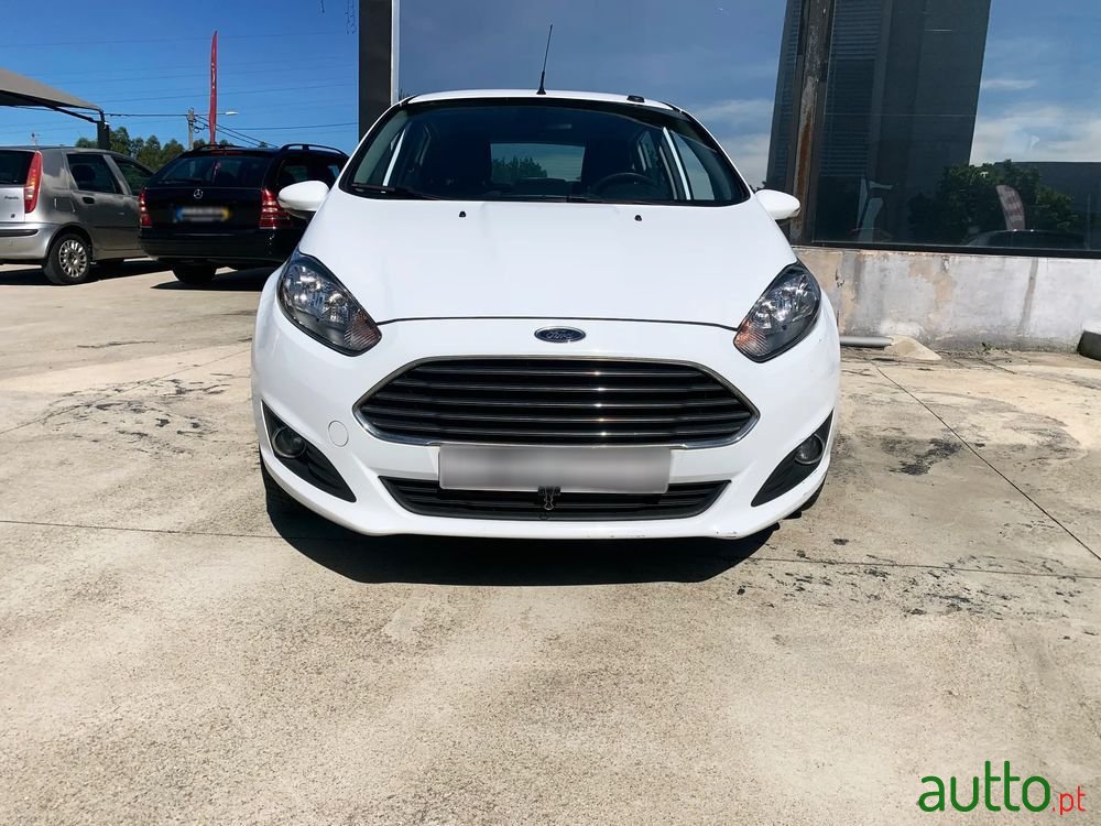 2013' Ford Fiesta 1.6 Tdci Trend photo #2