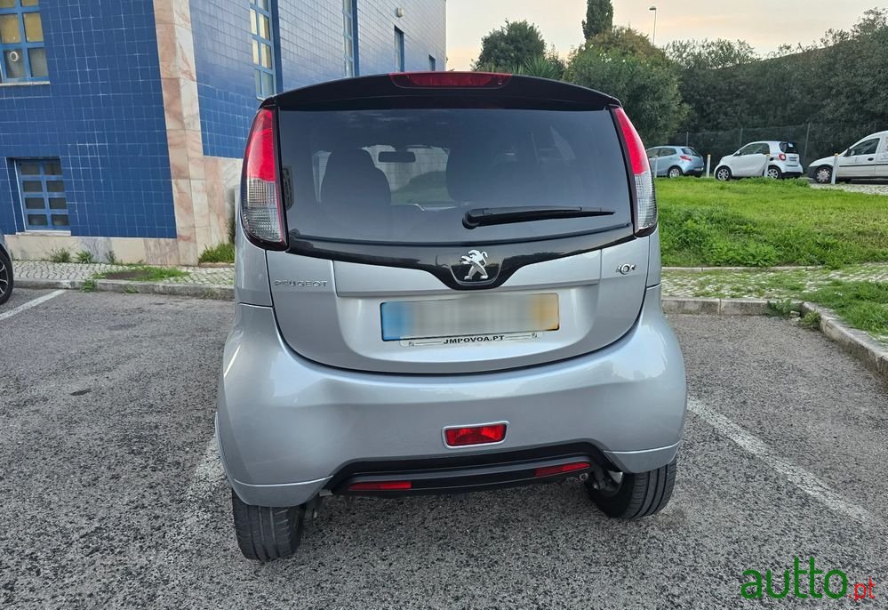 2015' Peugeot iOn Standard photo #2