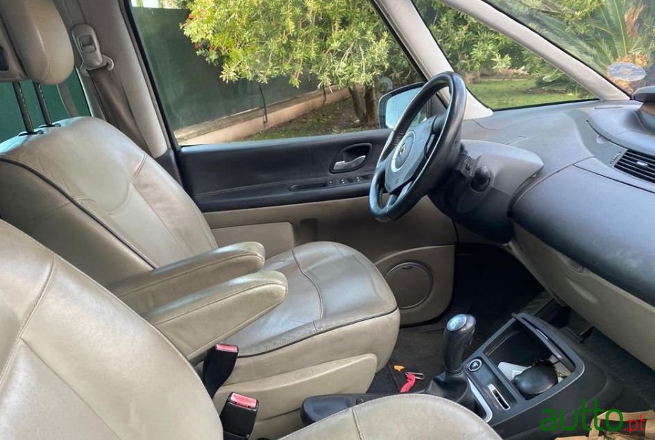 2010' Renault Grand Espace photo #4