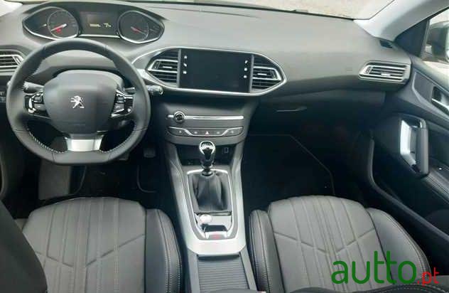 2020' Peugeot 308 Sw photo #2