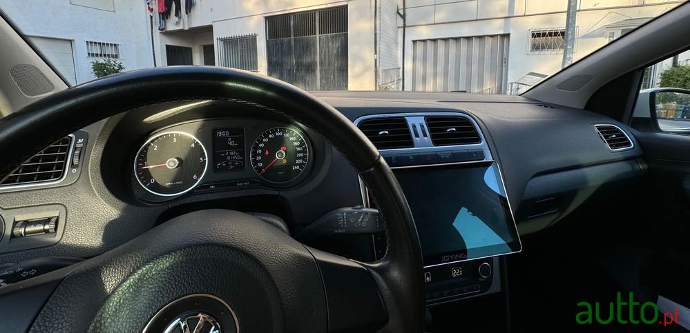 2013' Volkswagen Polo 1.2 Tdi Life photo #4