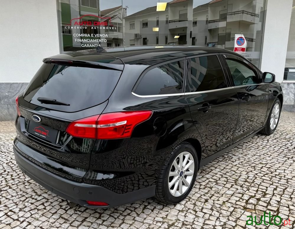 2015' Ford Focus Sw photo #4