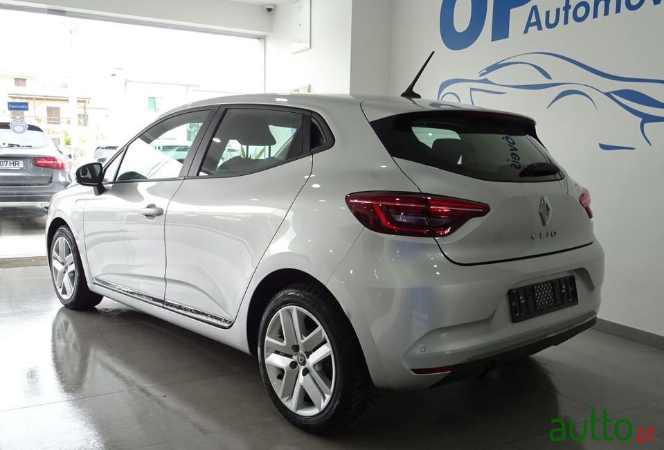 2020' Renault Clio photo #3
