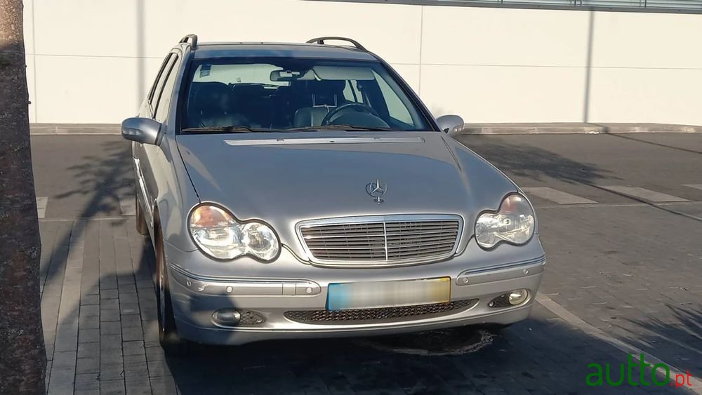 2002' Mercedes-Benz Classe C photo #4