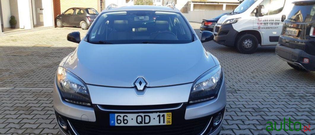 2012' Renault Megane Sport Tourer photo #1