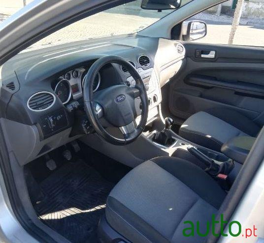 2008' Ford Focus Sw photo #2