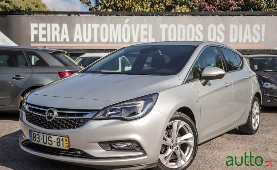 2018' Opel Astra photo #1