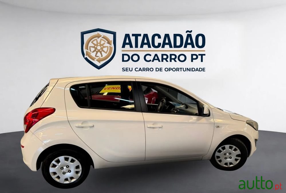 2014' Hyundai i20 1.1 Crdi photo #6