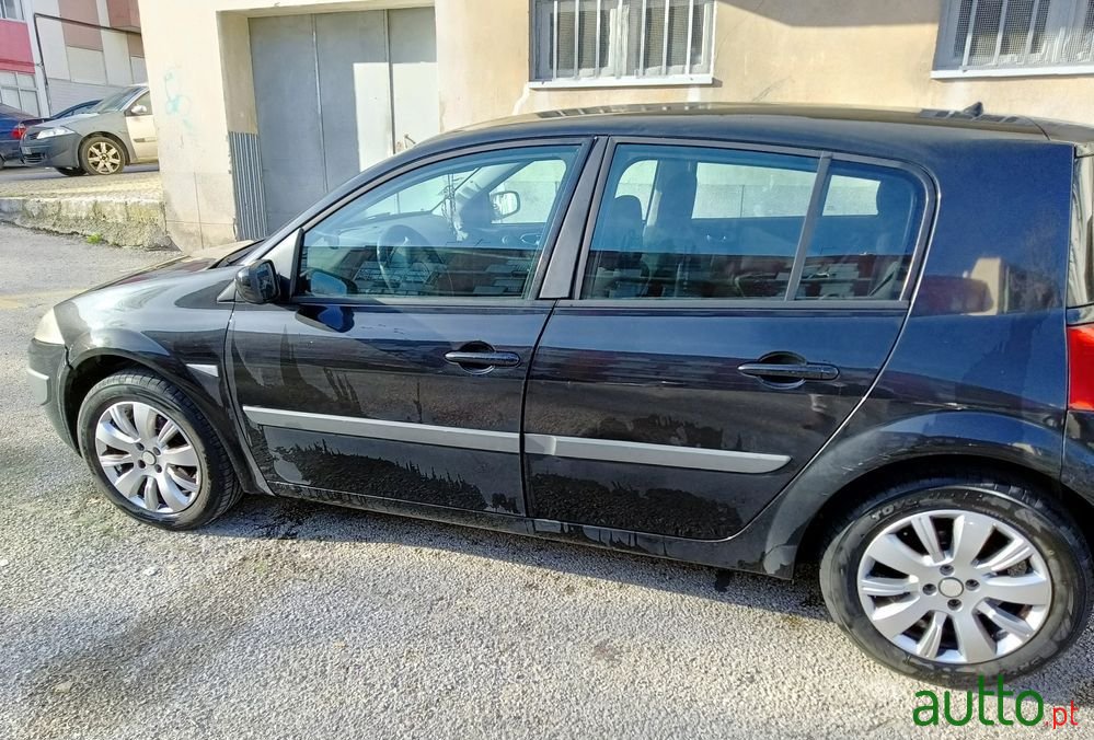 2006' Renault Megane photo #2