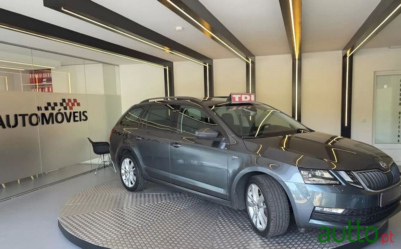 2017' Skoda Octavia Break photo #5
